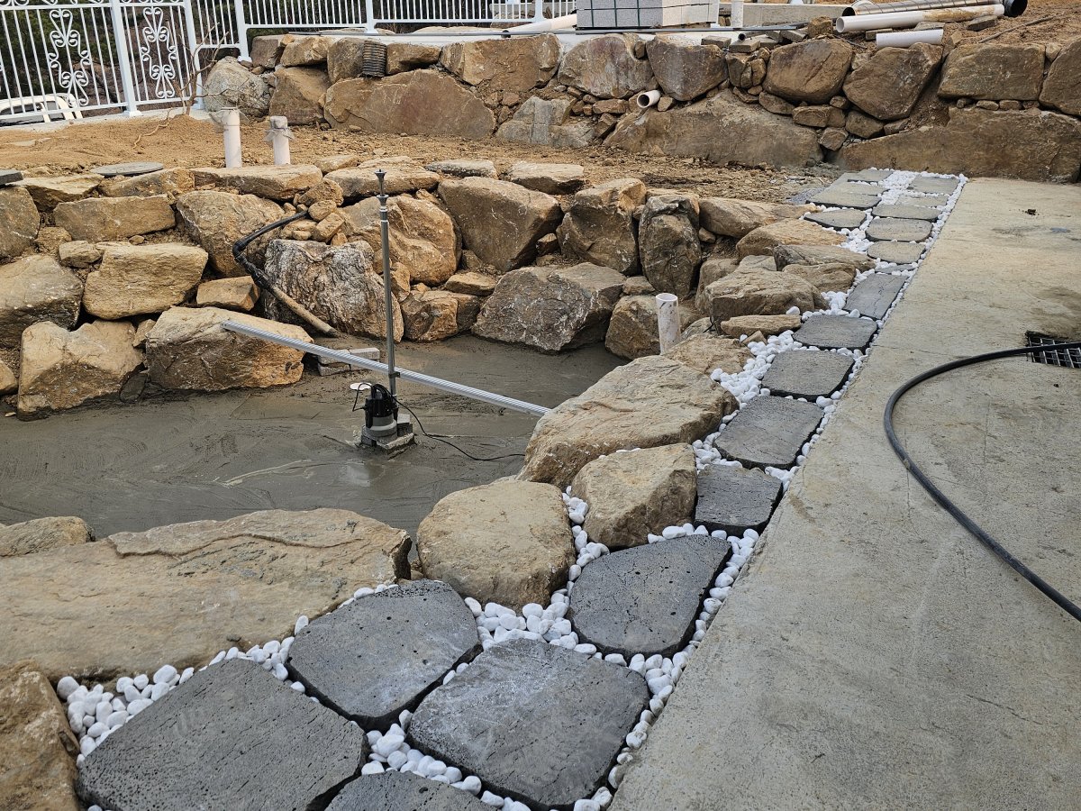 경기 안성 안성읍 안성 식물원 연못 확장 공사 및 자연형 호안 조성